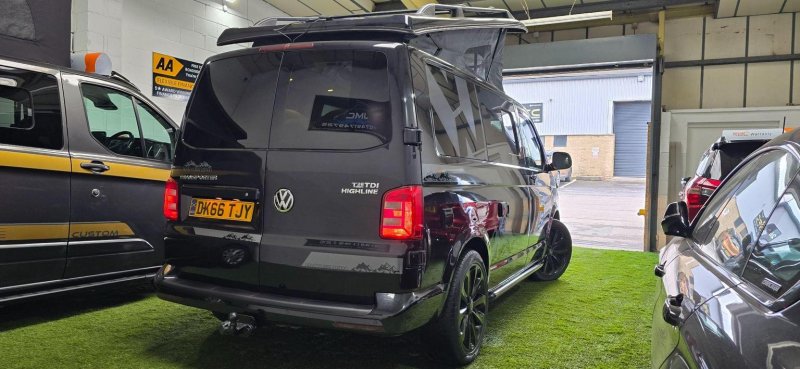 VOLKSWAGEN TRANSPORTER