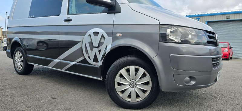 VOLKSWAGEN TRANSPORTER