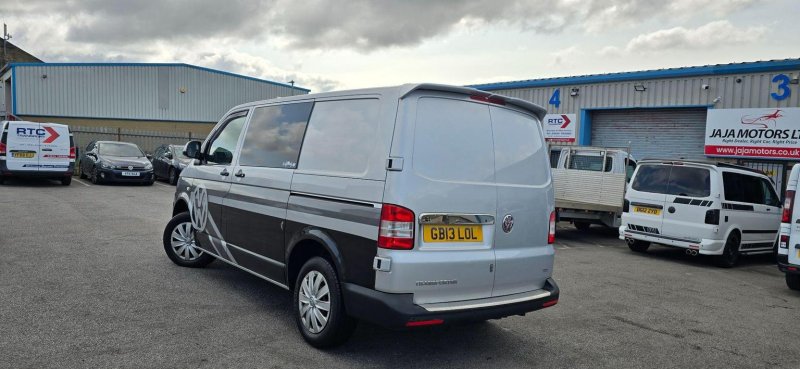 VOLKSWAGEN TRANSPORTER