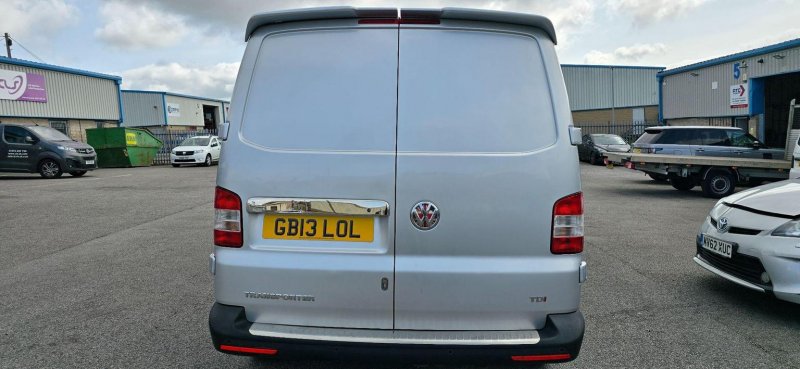 VOLKSWAGEN TRANSPORTER
