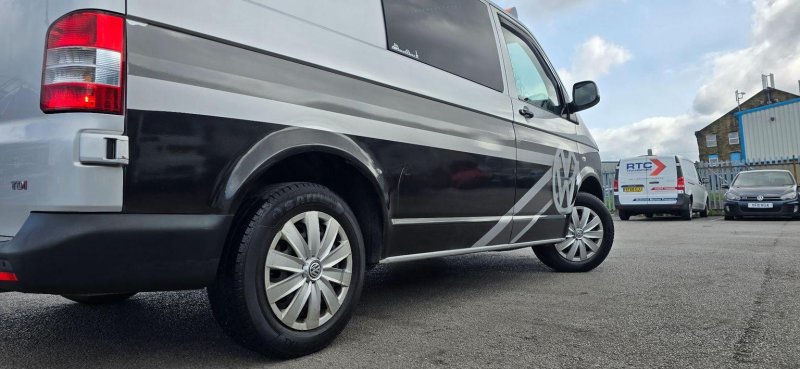VOLKSWAGEN TRANSPORTER