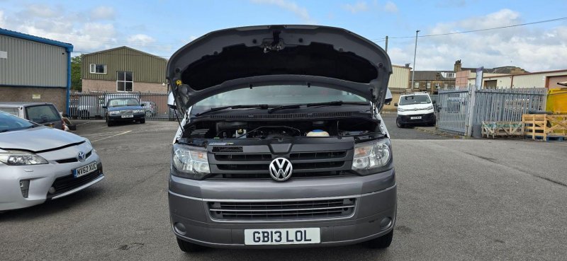 VOLKSWAGEN TRANSPORTER